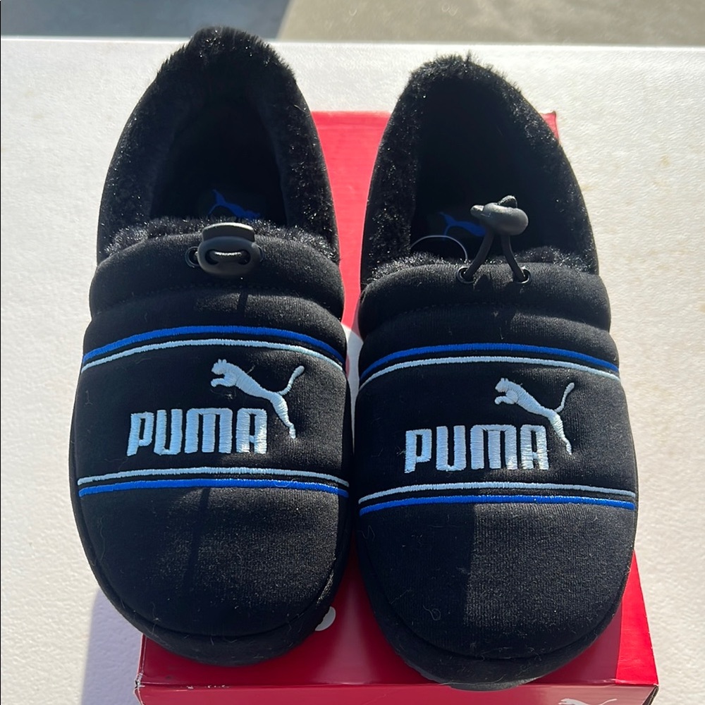 Puma Black Slippers with Blue Highlights size 5 and 6 Big Kids